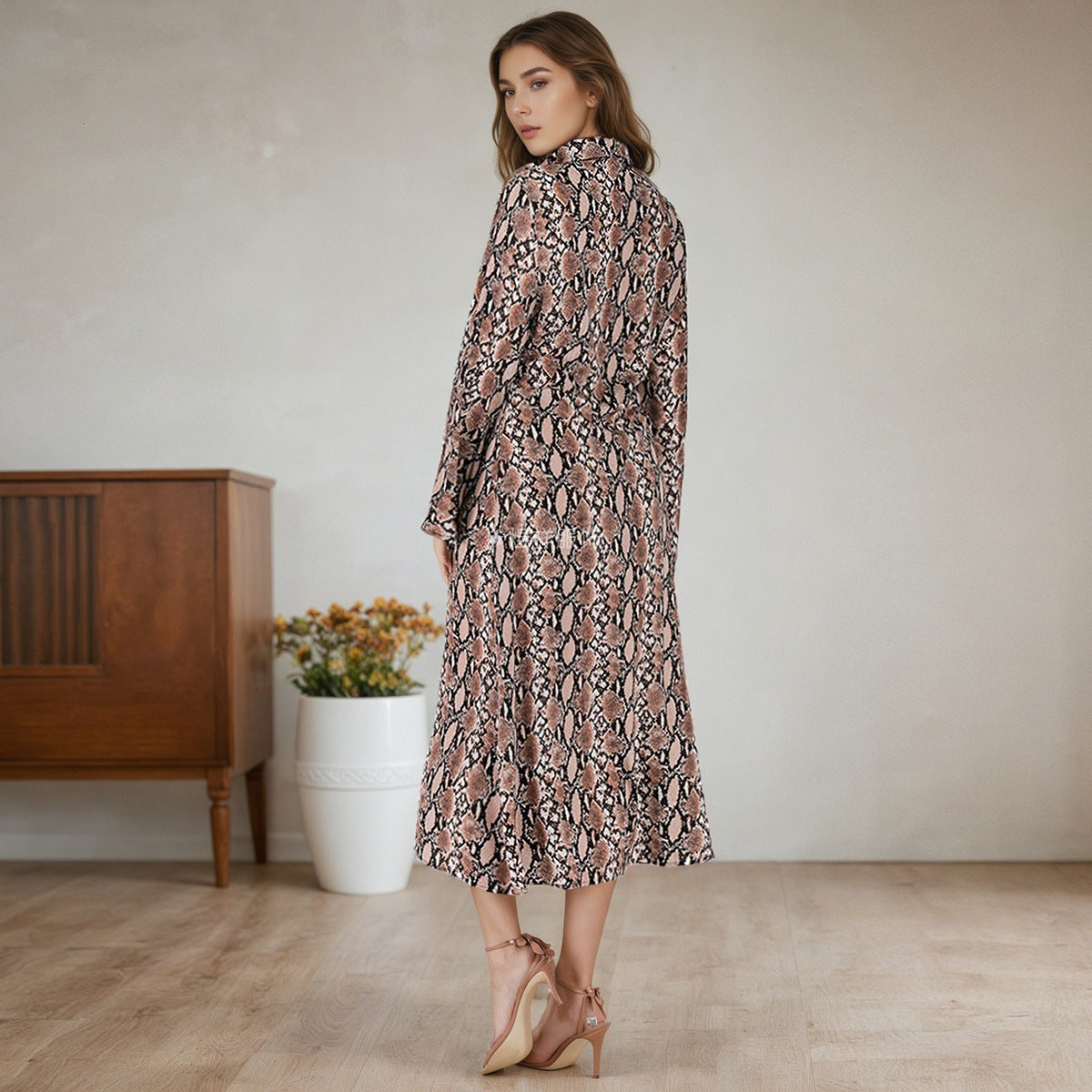 Women’s sheath dress with snake motif and long sleeve Caloria