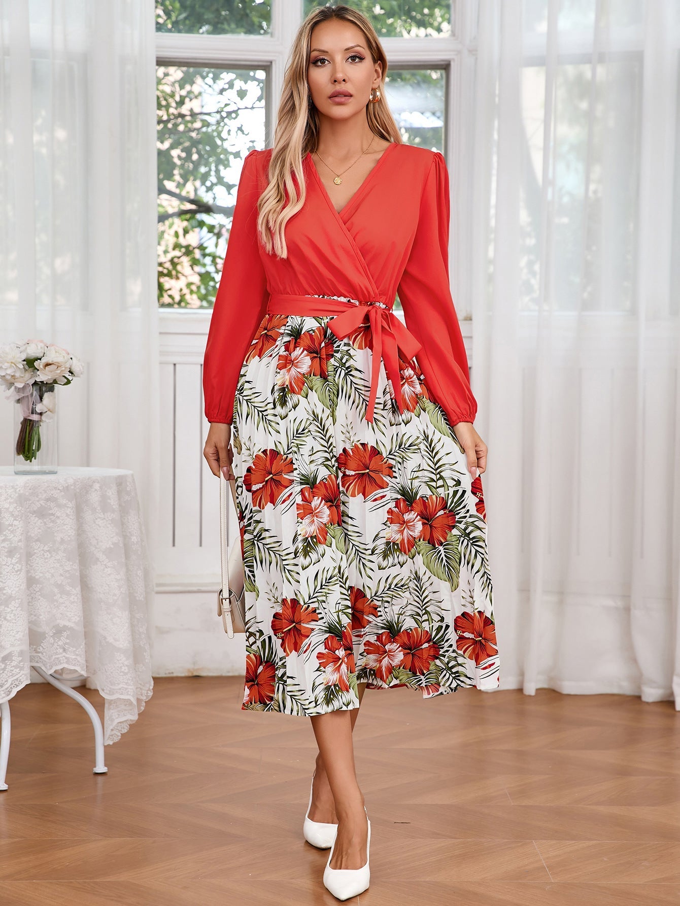 Women's wrap dress with floral pattern and long sleeves Caliora